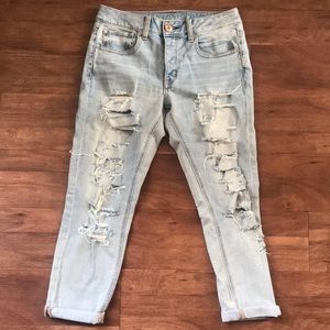 American Eagle Distressed Tomgirl Jeans